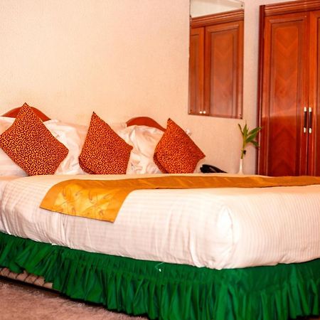 كوماسي Royal Park Hotel المظهر الخارجي الصورة